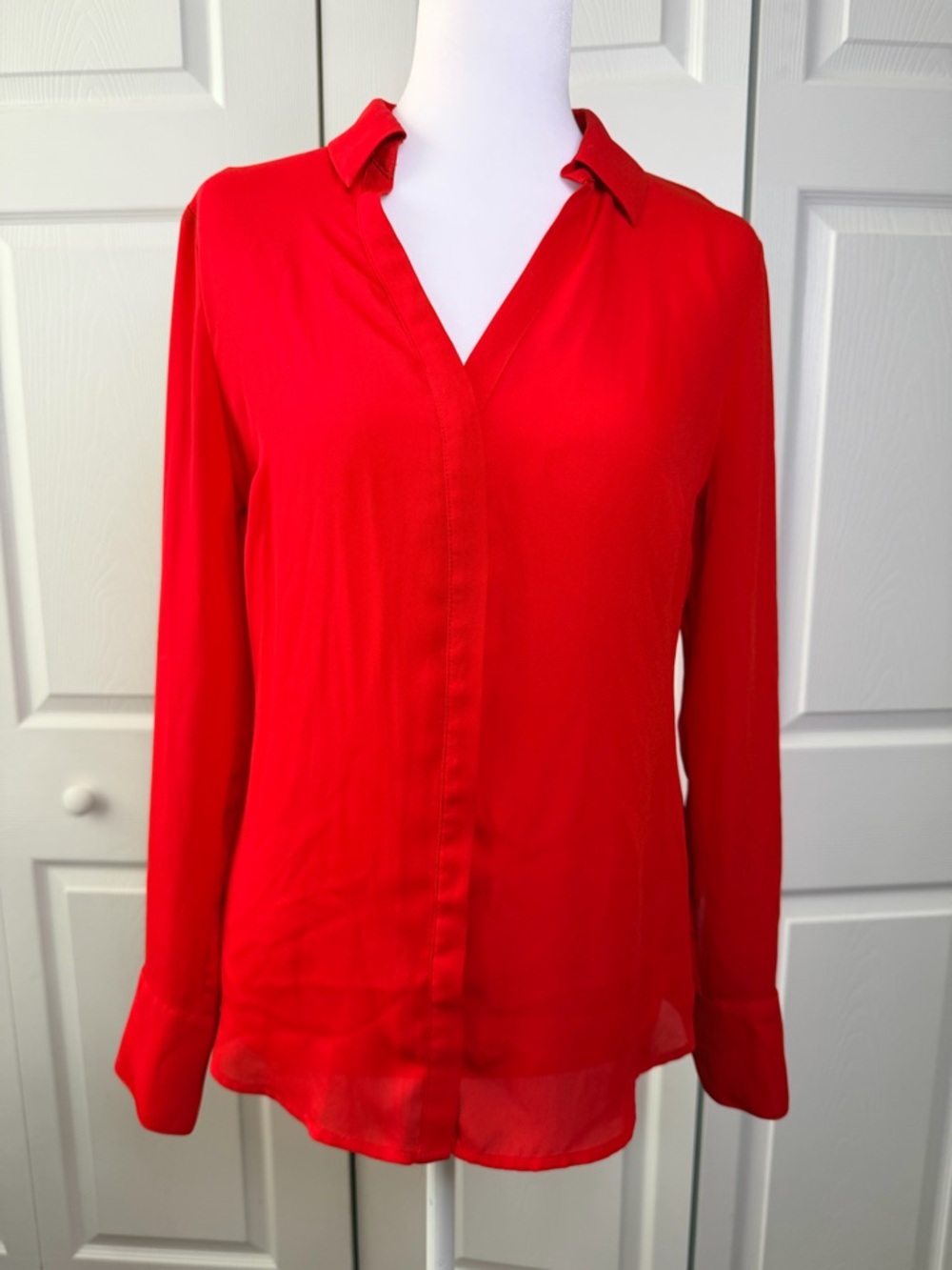 Worthington Red Button-Down V-Neck Long Sleeve Blouse